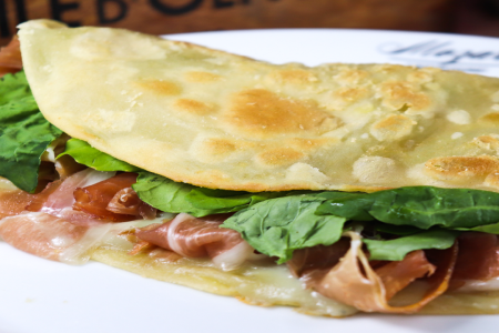 PIADINA 4 FORMAGGI PROSCIUTTO